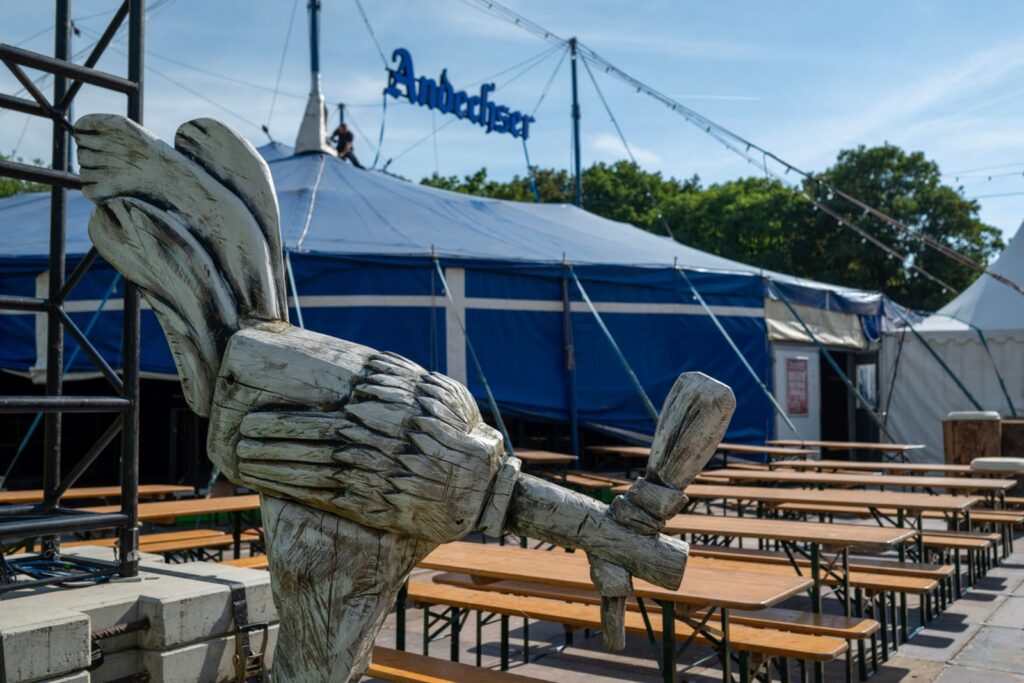 Behind the Scenes: Warum Einblicke hinter die Kulissen so gut laufen | Alex Scharf