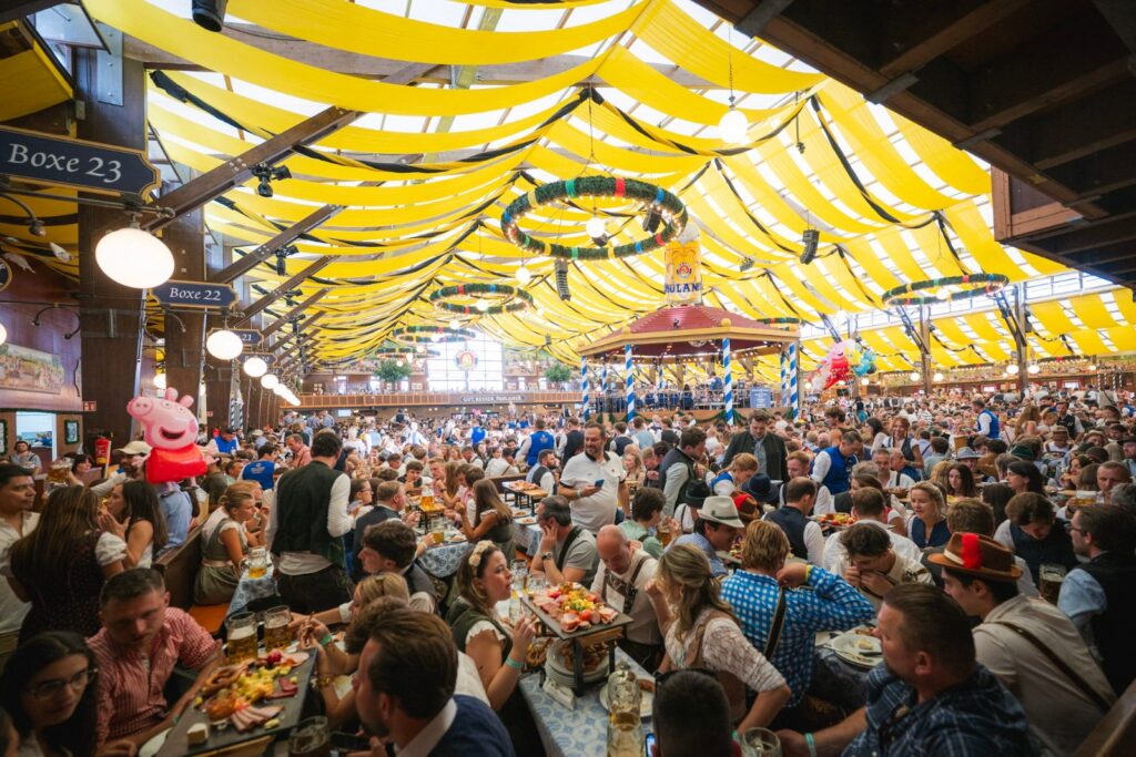 Event-Nachbericht: So nutzt du Fotos und Videos nach dem Event weiter | Alex Scharf